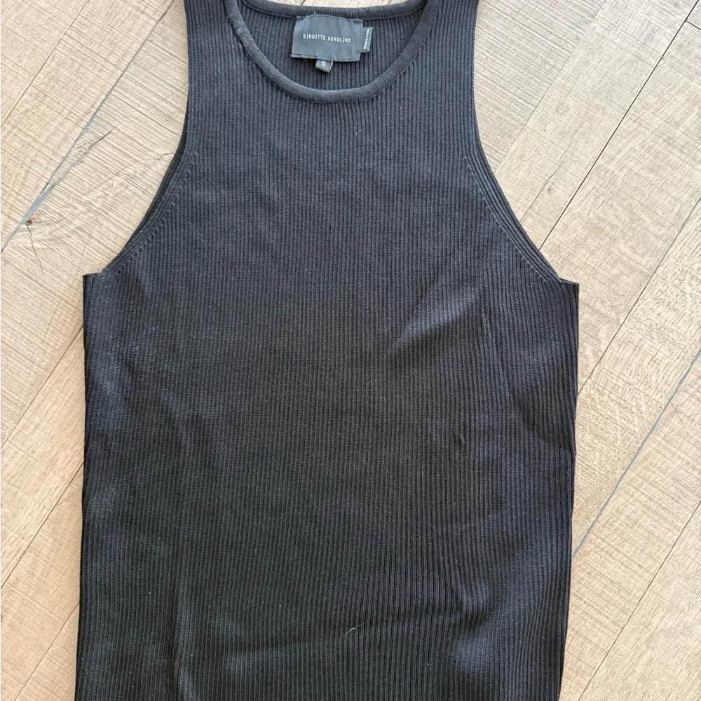 Black Ribbed Tank Top - Picture 1 of 3
